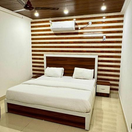 Hotel Walk Inn Faridabad Extérieur photo