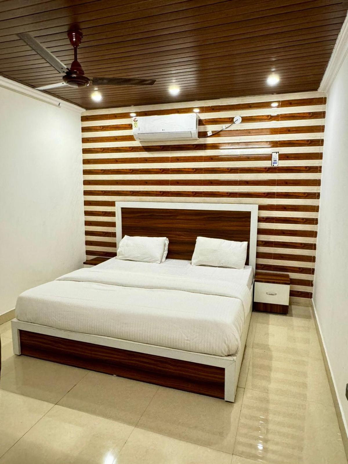 Hotel Walk Inn Faridabad Extérieur photo